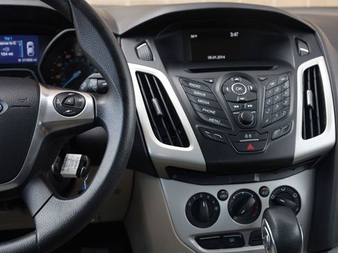 Used 2014 Ford Focus SE FWD image 32