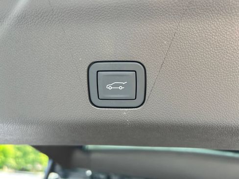 Used 2025 Cadillac Escalade Premium Luxury RWD image 53