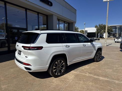 Used 2023 Jeep Grand Cherokee L Overland w/ Advanced Protech Group III image 3