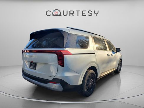 New 2026 Kia Carnival EX FWD image 4