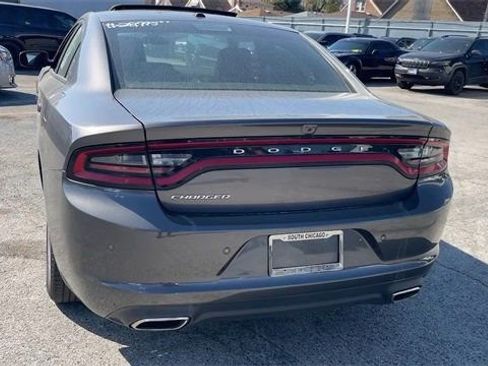 Used 2022 Dodge Charger SXT w/ Leather Interior Group RWD image 5