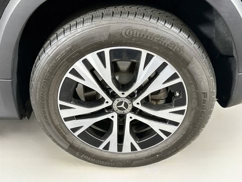 Used 2024 Mercedes-Benz GLB 250 w/ Exclusive Package image 11