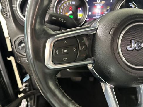 Used 2022 Jeep Wrangler Unlimited Sahara w/ Cold Weather Group image 15