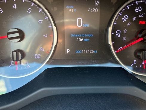 Used 2019 Toyota RAV4 LE image 9