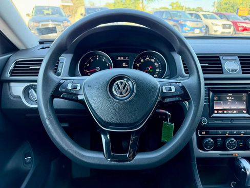 Used 2016 Volkswagen Passat 1.8T S FWD image 20