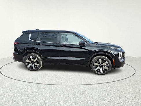 New 2026 Mitsubishi Outlander SE FWD image 8