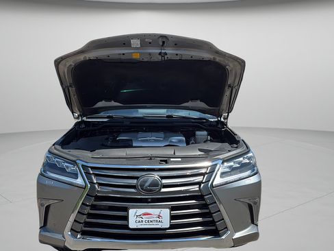 Used 2018 Lexus LX 570 4WD w/ Luxury Package image 25