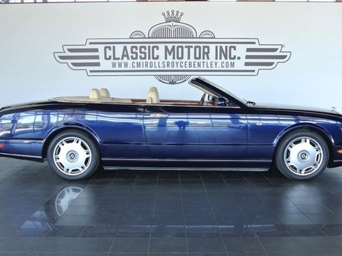Used 2009 Bentley Azure RWD image 2
