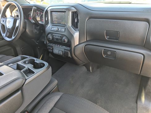 Used 2024 Chevrolet Silverado 2500 Custom w/ Custom Value Package image 12