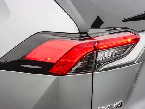 Used 2023 Toyota RAV4 XLE image 8