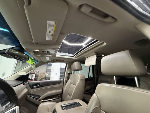 Used 2017 GMC Yukon SLT AWD/4WD image 4