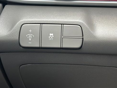 Certified 2024 Hyundai Elantra SEL image 27