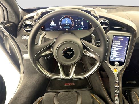 Used 2025 McLaren 750S Spider image 23