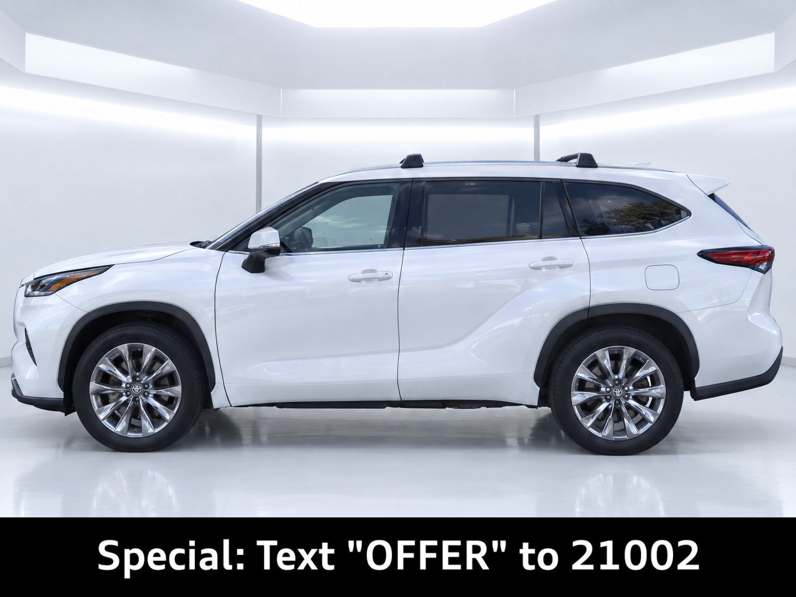 Used 2023 Toyota Highlander Limited FWD image 6
