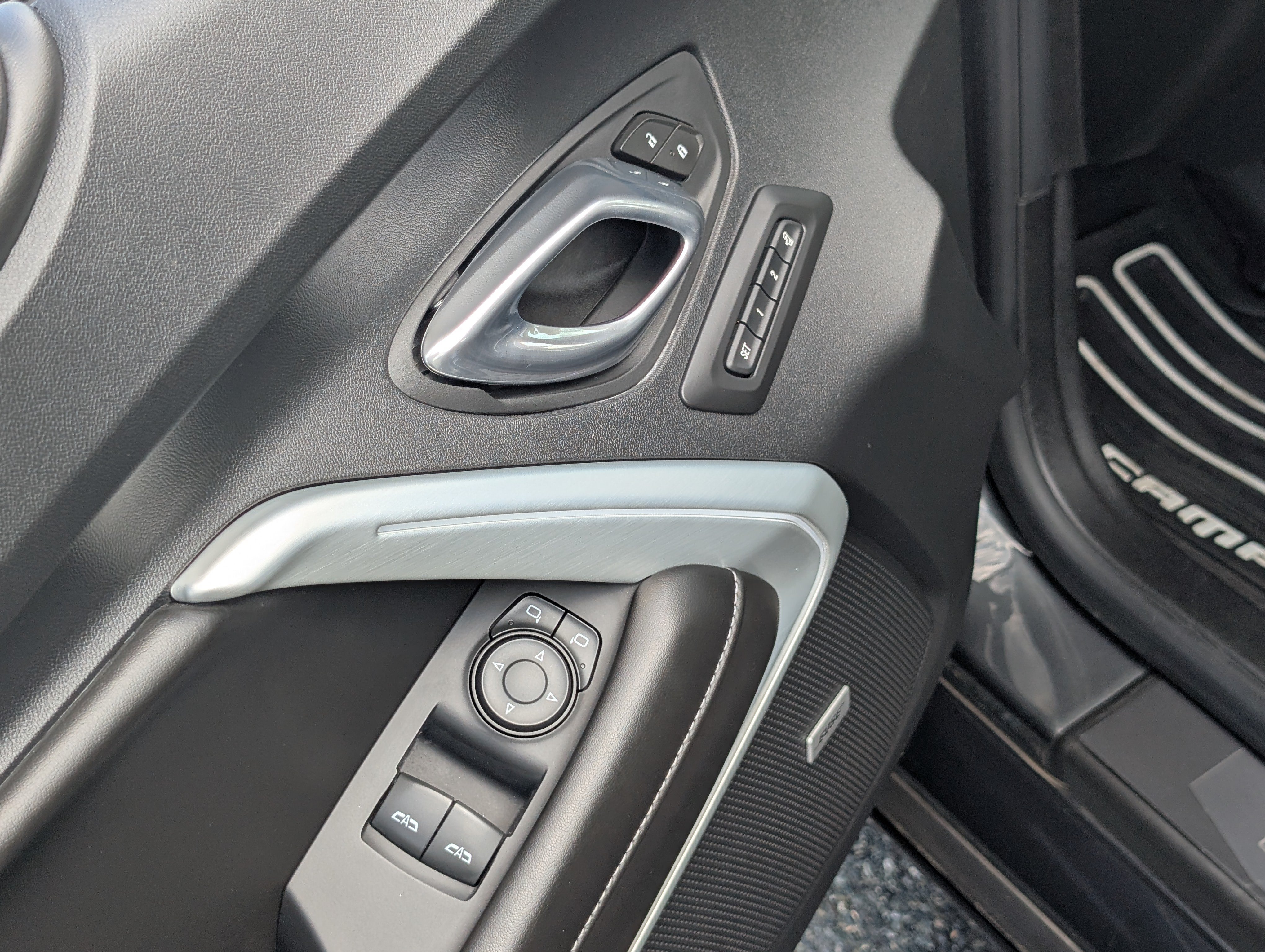 Used 2018 Chevrolet Camaro SS RWD image 19