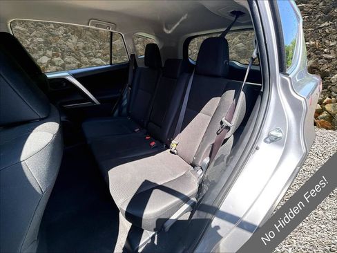 Used 2018 Toyota RAV4 LE w/ All Weather Liner Package AWD/4WD image 23