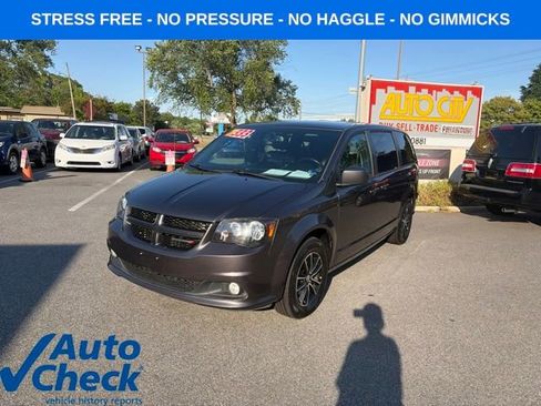 Used 2018 Dodge Grand Caravan GT FWD image 1