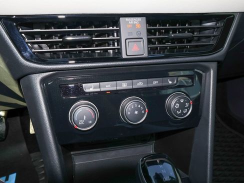 Used 2025 Volkswagen Taos S AWD/4WD image 19