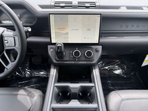 New 2026 Land Rover Defender 110 X-Dynamic SE AWD/4WD image 15