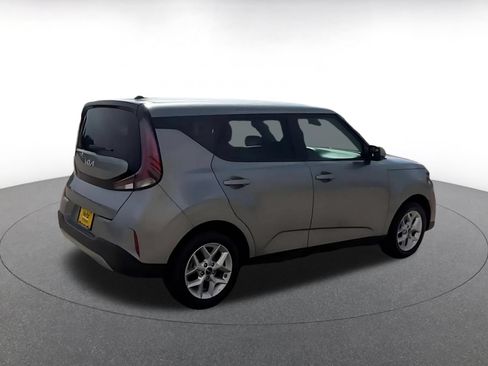 Used 2025 Kia Soul LX w/ LX Technology Package FWD image 14