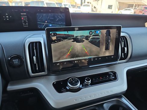 New 2026 Ford Expedition Active image 24