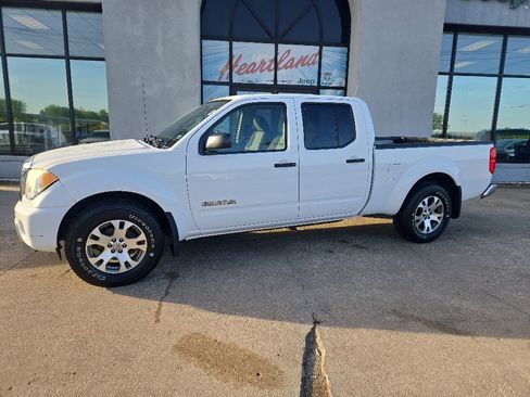 Used 2012 Suzuki Equator Sport AWD/4WD image 4