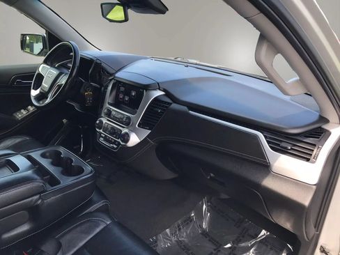 Used 2019 GMC Yukon XL SLE w/ SLE Value Package AWD/4WD image 44
