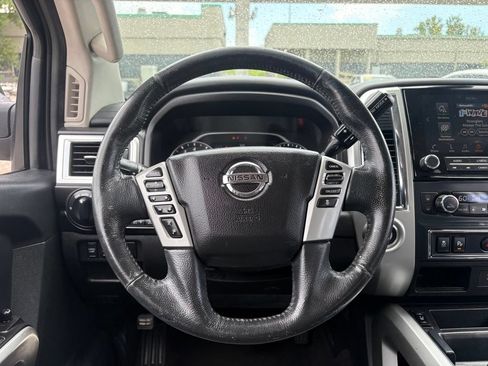 Used 2021 Nissan Titan SV w/ SV Convenience Package RWD image 18