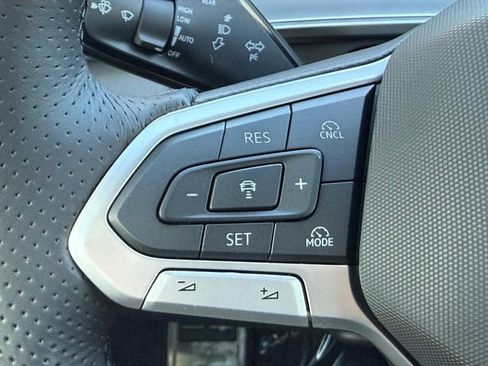 New 2026 Volkswagen Tiguan SE R-Line image 9