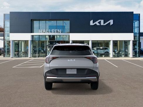 New 2026 Kia Sportage EX image 5