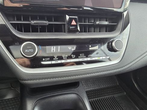 Certified 2023 Toyota Corolla SE w/ SE Premium Package image 23