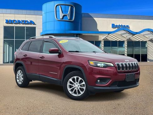 Used 2019 Jeep Cherokee Latitude w/ Popular Appearance Group AWD/4WD image 1