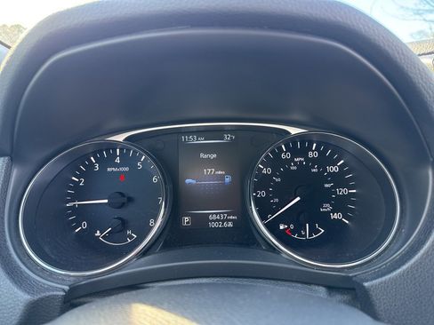 Used 2016 Nissan Rogue S w/ Appearance Package image 13