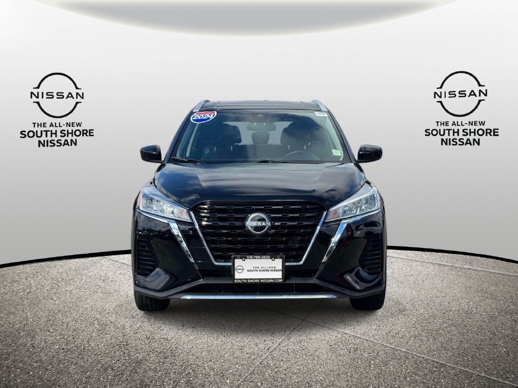Used 2024 Nissan Kicks SV FWD image 2