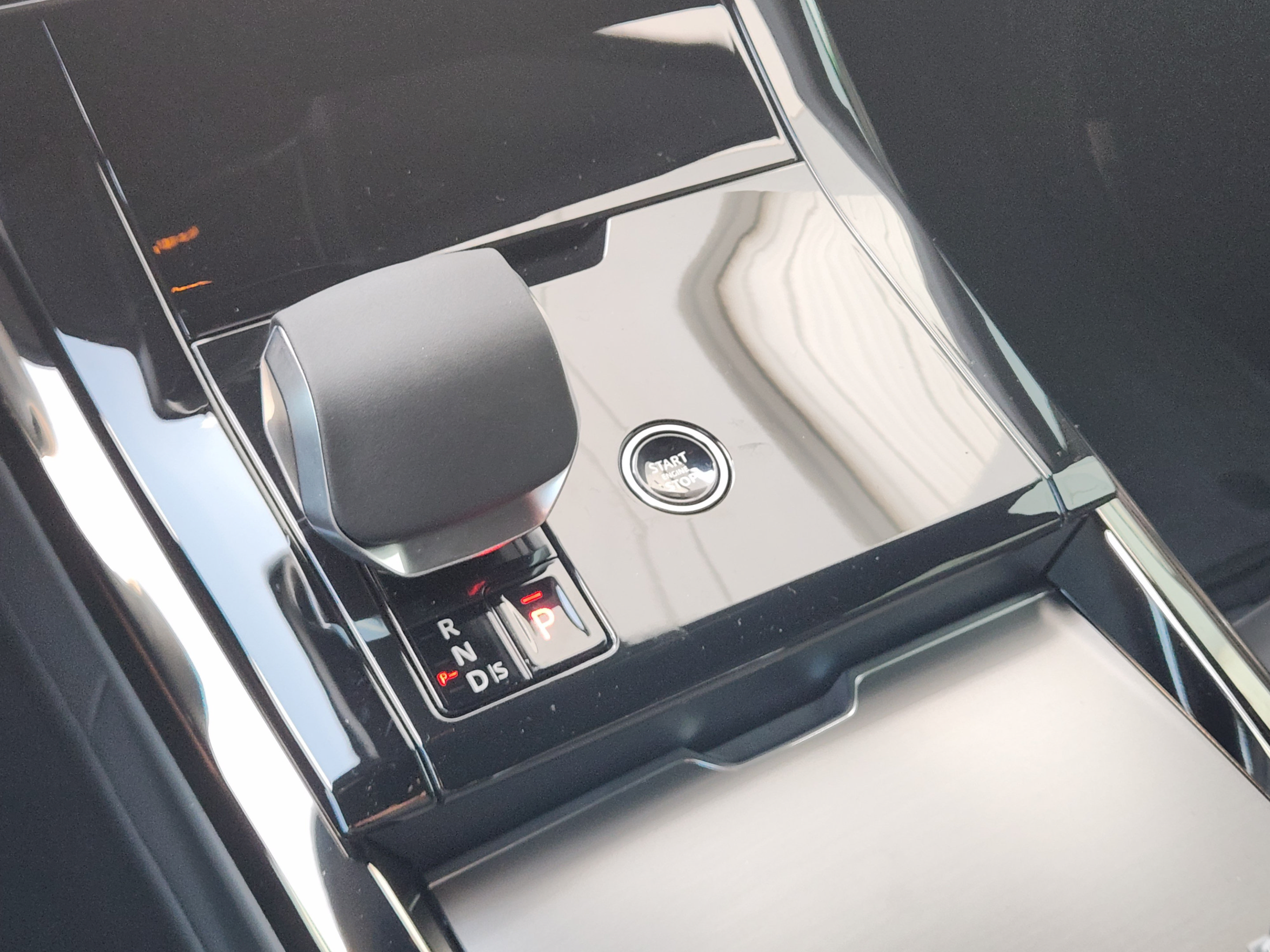 New 2027 Land Rover Range Rover Sport SE AWD/4WD image 18