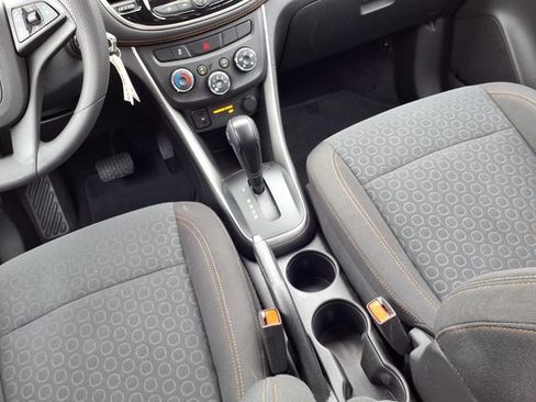 Used 2020 Chevrolet Trax LS image 9