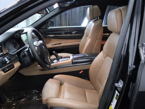 Used 2015 BMW 750Li xDrive AWD/4WD image 16