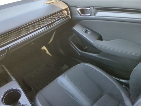 Used 2025 Honda Civic Sport image 52