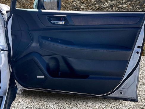 Used 2017 Subaru Outback 3.6R Limited image 20