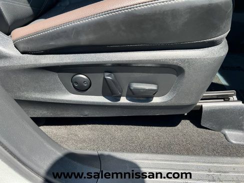 Used 2025 Nissan Pathfinder Platinum w/ Cargo Package AWD/4WD image 27