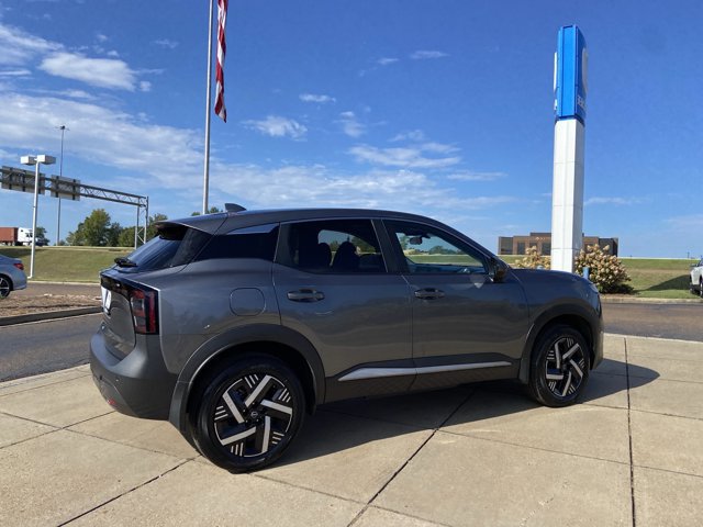 Used 2025 Nissan Kicks SV FWD image 12