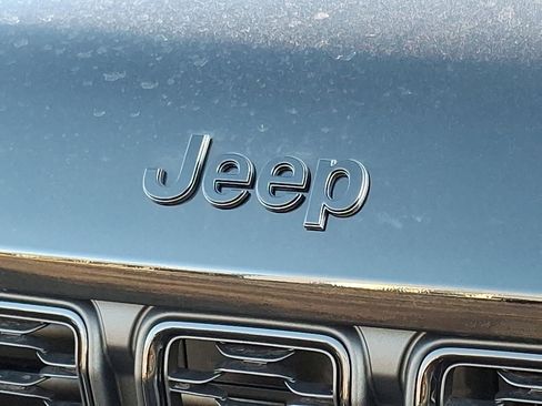 New 2025 Jeep Grand Cherokee Limited image 16