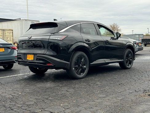 Used 2025 Nissan Murano SV image 3
