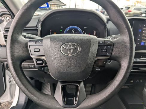 Used 2025 Toyota Camry LE image 17