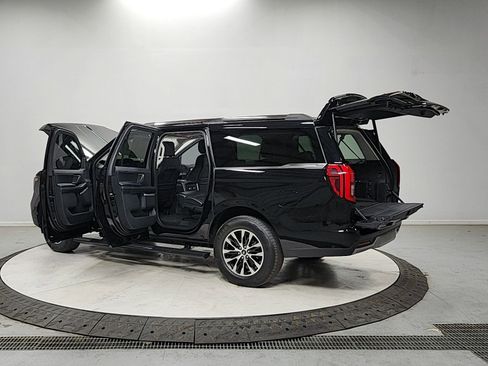 Used 2025 Ford Expedition Max Platinum AWD/4WD image 13
