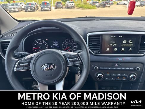 Used 2022 Kia Sportage LX AWD/4WD image 16