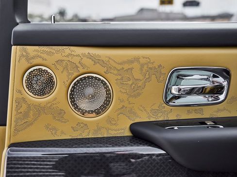 Used 2026 Rolls-Royce Cullinan Black Badge image 52