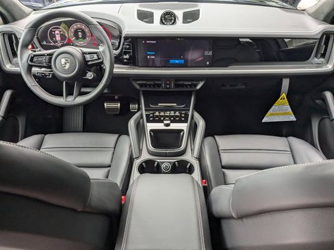 New 2025 Porsche Cayenne Turbo image 24