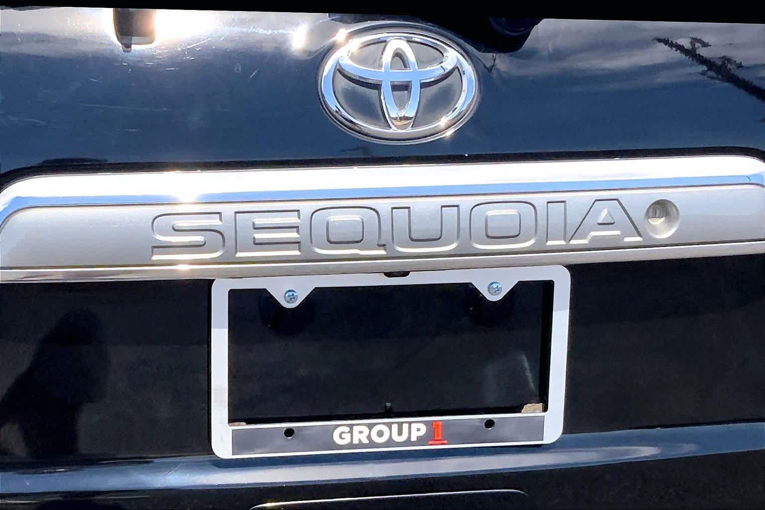 Used 2014 Toyota Sequoia Platinum AWD/4WD image 31