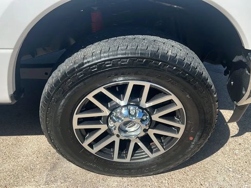 Used 2017 Ford F250 Lariat w/ Lariat Ultimate Package AWD/4WD image 16
